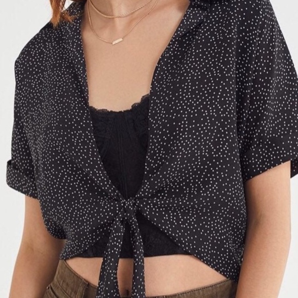 Urban black and white collared tie top